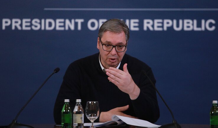 Aleksandar Vučić szóbeli garanciát kapott az amerikaiaktól, hogy hétfőig, ameddig döntést kell hozni a működési licencről, nem lépnek hatályba szankciók a nemzeti bank és a kereskedelmi bankok ellen (Fotó: Beta)