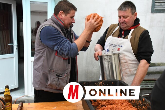 A kolbásztöltőbe kolbászlabdák kerülnek