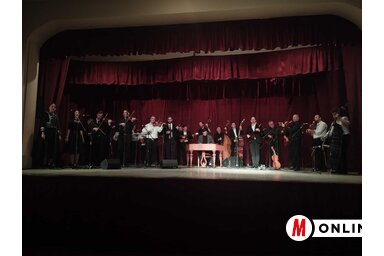 Színpadon a Vajdasági Nagyzenekar (Kancsár Izabella felvétele)