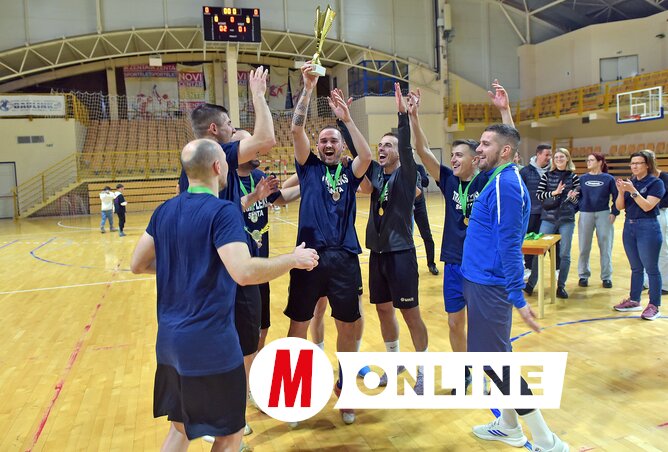 A győztes csapat örömteli pillanatai/Gergely Árpád felvétele