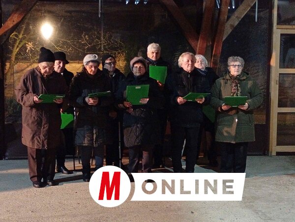 Alkalmi dalokkal mutatkozott be a Gyöngykalária vegyes kórus