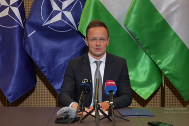 Szijjártó Péter sajtótájékoztatója Brüsszelben (Facebook/Screenshot)