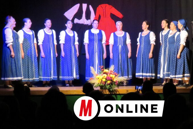 A Cickafark kórus lendületes előadása színt vitt az évadnyitó műsor programjába