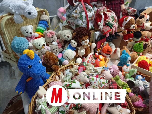 … sőt mikulászsákokkal érkezett (Vidács Hajnalka felvétele)