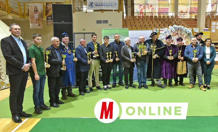 A díjazottak Kobrehel Ervinnel és Burány Hajnalkával (Fotó: Gergely Árpád)