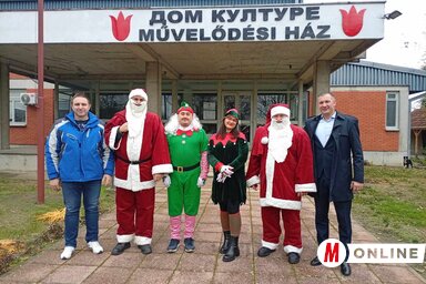 Indulásra készen a szajáni mikulások és manók (Fotó: Vidács Hajnalka felvétele)