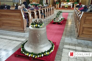 Ünneplőbe öltözött a három új és az áthangolt, régi harang (Fotó: Kancsár Izabella felvétele)