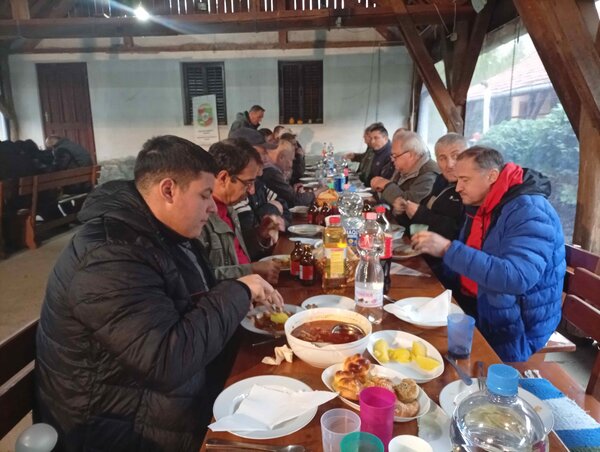 A disznóvágás és a tor egykor is összehozta a családokat