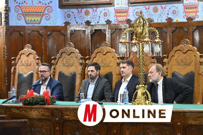 A szabadkai Városháza dísztermében javaslatokat és észrevételeket vitattak meg (Fotó: Molnár Edvárd felvétele)