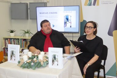 Máriás Endre és Morvai Nagybali Tamara a könyvbemutatón (Csincsik Zsolt felvétele)