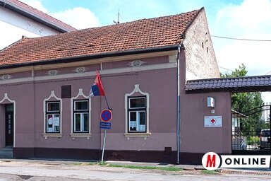 A Vöröskereszt székháza nyitva áll az idős polgárok számára (Fotó: Kazinczy Paszterkó Diana felvétele)