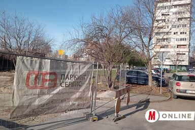 Az építkezés a Szabadság híd alatti parkolóhelyek átalakítására irányul (Fotó: Szeli Balázs felvétele)