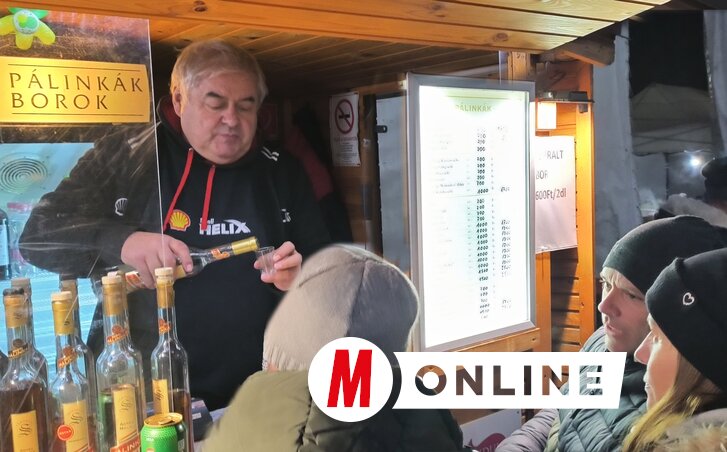 Kezdetnek egy kupica pálinka (Dávid Csilla felvétele)