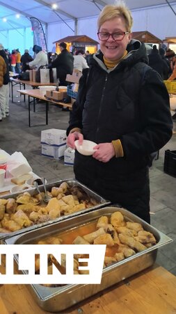 A töltött káposztát ingyen szolgálták fel (Dávid Csilla felvétele)