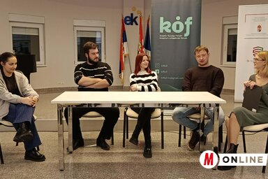 Kelemen Tímea, Balla Szabolcs, Király Petra, Leonárd Tumbász és Viola Palatinus (Fotó: Zabos Kasziba Angéla felvétele)