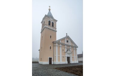 A felújított nagypiszanicai református templom (Fotó: MTI)