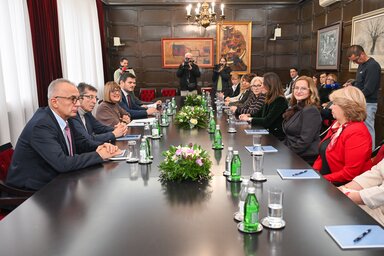 A tartományi kormány felvétele