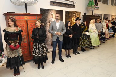 Az immár 10. alkalommal megszervezett Szlovák és Szerbiai Népviseletek és Hagyományok Fesztiválját ezúttal is Kiszácson tartották meg (Fotó: novisad.rs)