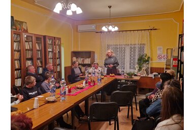 Az adományokat egy író-olvasó találkozó keretében köszönték meg / Fotó: Bartus Bella