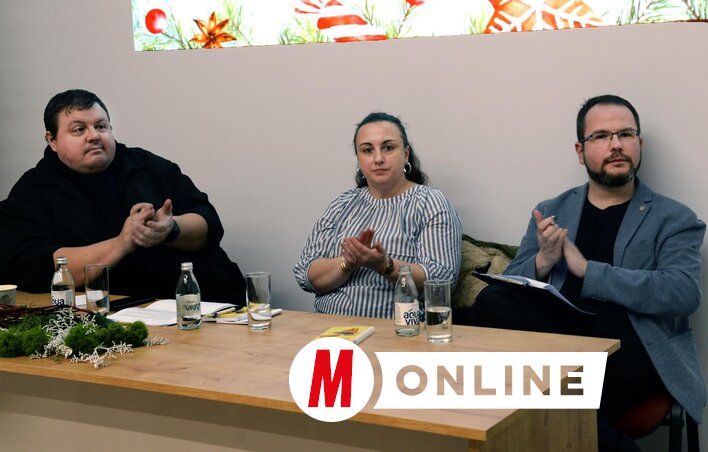 A zsűri: Máriás Endre, Kávai Mucsi Katalin, Brenner János, a Fórum Könyvkiadó szerkesztője  (Fotó: Dávid Csilla)