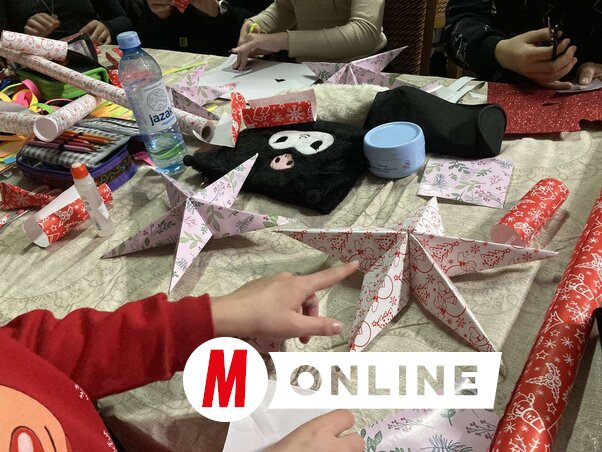 A kézműves-foglalkozáson csillag alakú díszek is készültek (Paraczky László felvétele)