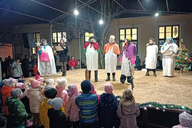 Meghitt karácsonyváró ünnepség Bajsán a bethelemi békeláng fényében (Fotó: Kazinczy Paszterkó Diana felvétele)