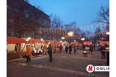 A karácsonyi vásár összehozta az embereket (Vidács Hajnalka felvétele)