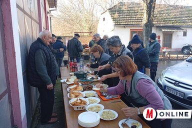 A reggeliből is jutott mindenkinek (Fotó: Vidács Hajnalka felvétele)
