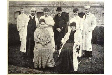 Csoportkép orvoskollégáival (1903)