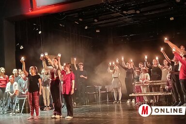 Az Álom a hóban című előadás teljes bevételét a Lurkóháznak adományozták (Fotó: Zabos Kasziba Angéla felvétele)