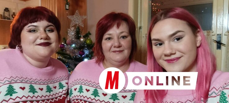 Rapos család, Muzslya: „Kívánjuk, hogy az idén a Jézuska ne csak ajándékot hozzon, hanem egy kis türelmet is anyának, mert két lány mellett az a legnagyobb kincs!”