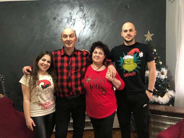 Szőnyi család, Törökbecse: „A karácsony varázsa az, ha együtt a család: kívánjuk mindenkinek!”
