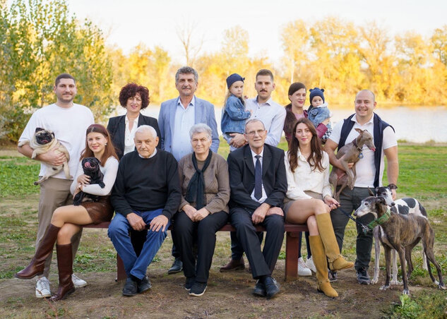 Maksó család, Ada: „Legyen mindenkinek boldog ünnepe, akire szeretettel gondol, akit hazavár, akihez hazamehet!”