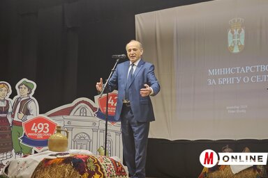 Milan Krkobabić vidékfejlesztési miniszter a magyarittabéi művelődési házban (Paraczky László felvétele)