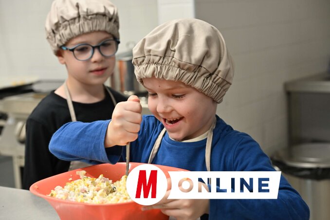 Egyes ételek elkészítését kitörő lelkesedéssel fogadták/Molnár Edvárd felvétele