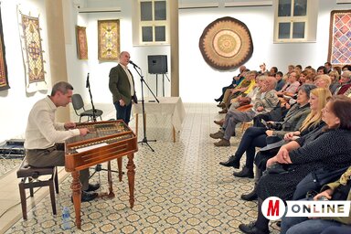 Mese és muzsika egymást erősítette a Kiszsinagógában