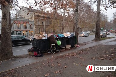 A szilveszteri hangulatfotó a minap készült a Futaki utcában (Fotó: Szeli Balázs felvétele)