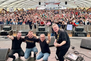 A zenekar jelenlegi felállásban 2025-ben a csabai kolbászfesztiválon (Fotó: A 3+2 archívuma)