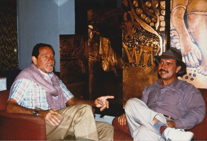 Azt a rendszert képviseli, amely létrehozta, majd elpusztította Rambót – David Morrell és Richard Crenna