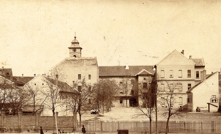 A nagybecskereki piarista gimnázium: itt végezte el az első négy osztályt