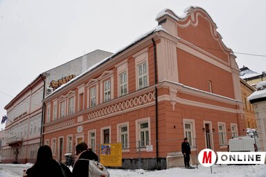 A Pašić utcában a pravoszláv egyház tulajdonát képező épület helyén egy teljesen új, az előzőhöz megtévesztően hasonló épült (Fotó: Dávid Csilla felvétele)