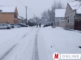 Kishegyes is fehérbe öltözött