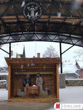 Kishegyes is fehérbe öltözött