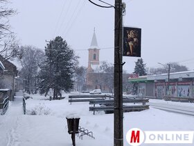 Kishegyes is fehérbe öltözött