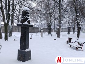 Kishegyes is fehérbe öltözött