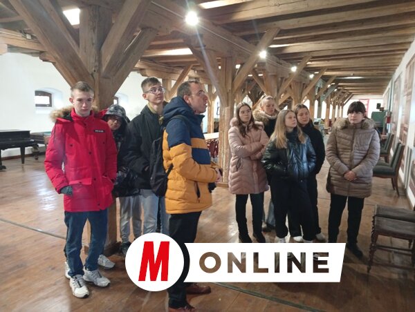 A gyerekek élményszerűen fedezték fel a kiállítást, közelről megismerve a múlt tárgyi emlékeit (Fúró Dénes felvétele)