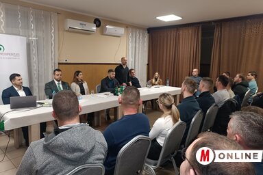 Lakhatás, lehetőség, jövő kerekasztal beszélgetés topolyai állomása (Fotó: Kazinczy Paszterkó Diana felvétele)