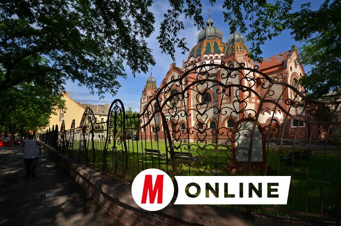 Sokan a Zsinagóga és a zsidó történelemhez kapcsolódó emlékhelyek miatt keresik fel a várost (Molnár Edvárd felvétele)