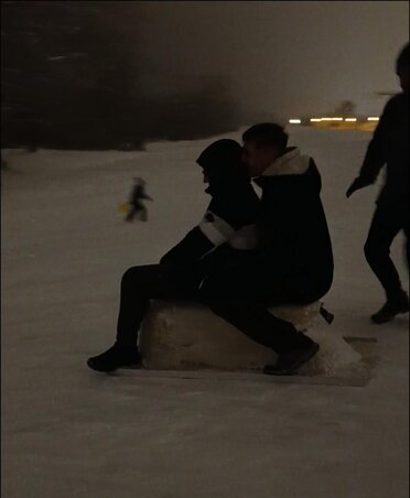 Minek a szánkó, ha a kádon többen is elférnek? (Fotó: Winkler Lea)