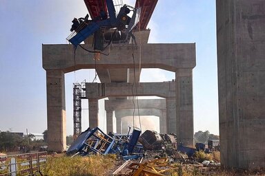 A balesetben legalább 22 ember meghalt és több mint 30 megsérült (Fotó: Beta/AP)